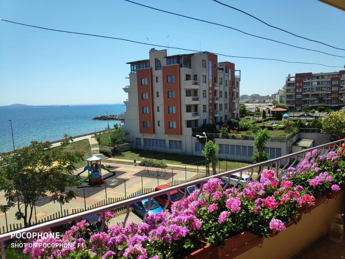 Homestay Kostadinov Поморие Экстерьер фото