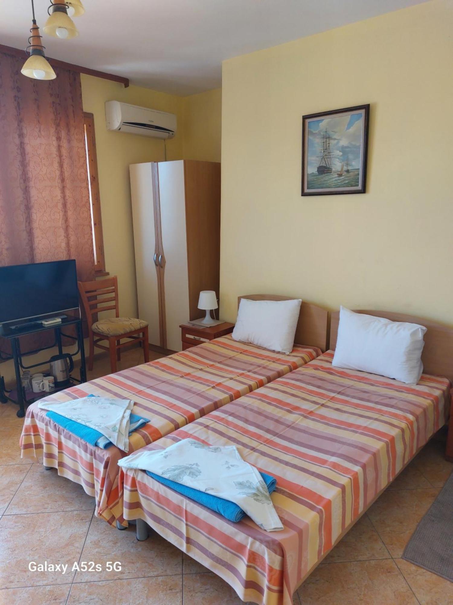 Homestay Kostadinov Поморие Экстерьер фото
