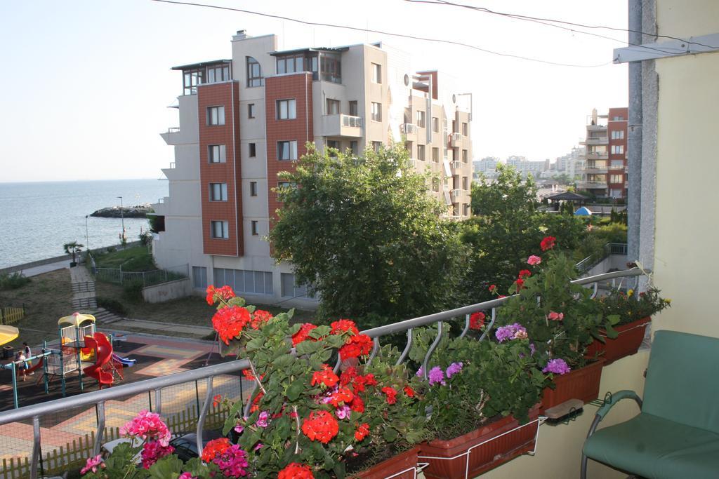 Homestay Kostadinov Поморие Экстерьер фото